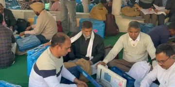 फतेहाबाद पंचायत चुनाव के लिए पोलिंग पार्टियां रवाना