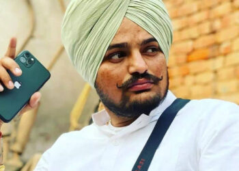 इंग्लैंड के लिए रवाना हुए सिद्धू मूसेवाला के माता-पिता