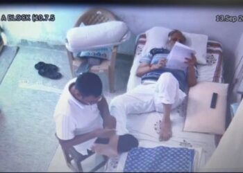 जेल के अंदर मालिश कराते AAP के सत्येंद्र जैन का वीडियो वायरल