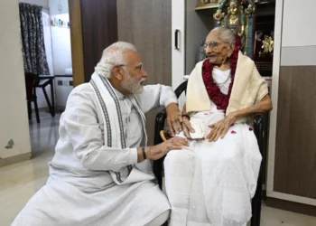 नहीं रहीं पीएम मोदी की मां हीराबेन, 100 साल की उम्र में ली अंतिम सांस