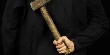 पहले हथौड़े से सिर फोड़ा, फिर मार्बल कटर से किए डेड-बॉडी के 8 टुकड़े