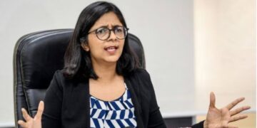 महिला आयोग प्रमुख स्वाति मालीवाल को कार से घसीटा