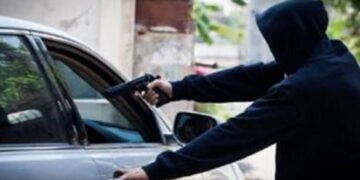 दिल्ली से सिरसा के लिए बुक की कैब, फतेहाबाद में गनपॉइंट पर लूटी