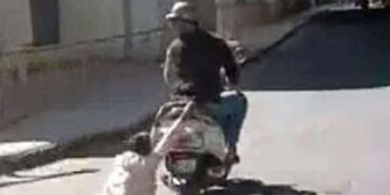 स्कूटी सवार युवक ने बुजुर्ग को 1KM तक घसीटा, गिरफ्तार
