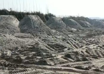 अवैध खनन पर रेड करने पहुंचे DSP को कुचलने की कोशिश