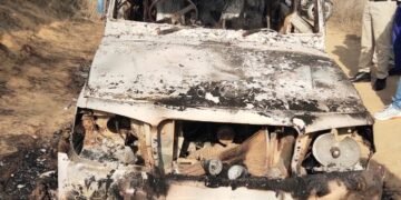 बोलेरो गाड़ी के साथ जिंदा जले दो युवक