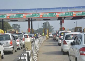आज रात से बढ़ जाएंगी टोल टैक्स की दरें