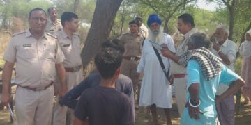 ट्रेन में यात्रियों से छीना झपटी का प्रयास