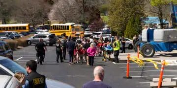 अमेरिकी स्कूल में फायरिंग, 3 स्टूडेंट्स समेत 6 की मौत