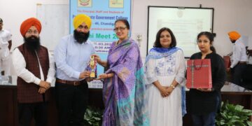 पूर्व छात्र किसी भी संस्थान के राजदूत होते हैं- डॉ. आभा सुदर्शन