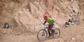 अंतरराष्ट्रीय साइकलिस्ट कमलेश राणा परिणीता सोमन ने कायम रख अपना दबदबा जीता स्वर्ण