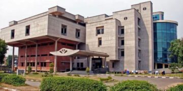 ‘मन की बात’ नहीं सुनने पर 36 छात्राओं पर कार्रवाई