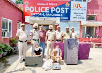 लाखो रुपये का समान चोरी की वारदात में 2 काबू