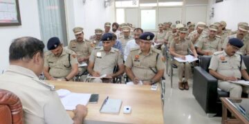 अपराधो की रोकथाम व सुरक्षा की दृष्टि को लेकर पुलिस कमीश्रर ने पुलिस अधिकारियो व थाना प्रभारियों के साथ की बैठक