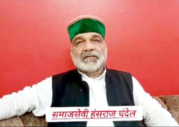 दून विधानसभा क्षेत्र में आपदा से प्रभावित गांव की सडक़ों को दुरुस्त करने के लिए समाजसेवी  हंसराज चंदेल ने शुरू किया सडक़ खोलो अभियान