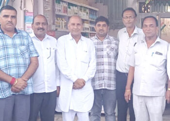 व्यापार मंडल अनाजमंडी के नए पदाधिकारियों ने दूसरे दिन नई अनाजमंडी में डोर टू डोर जाकर जताया आभार