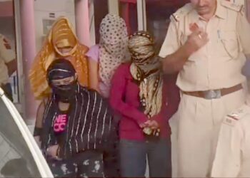 टोहाना में स्पा सेंटर पर पुलिस रेड, 4 लड़कियां व मैनेजर हिरासत में