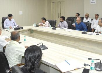 मलेरिया, डेंगू व चिकनगुनिया की रोकथाम के लिए अधिकारी तालमेल के साथ करें कार्य : उपायुक्त अजय सिंह तोमर