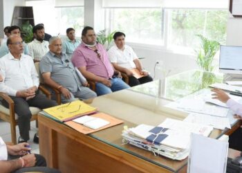 उपायुक्त अजय सिंह तोमर ने ली डीएमसी की बैठक, राइस मिलरों को क्षमता अनुसार हुआ धान खरीद की अलॉटमेंट