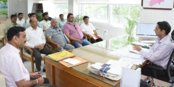 उपायुक्त अजय सिंह तोमर ने ली डीएमसी की बैठक, राइस मिलरों को क्षमता अनुसार हुआ धान खरीद की अलॉटमेंट