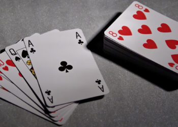 पब्लिक प्लेस पर हगांमा करने वाले 2 व जुआ खेलने वाले 3 को पुलिस ने किया काबू