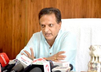 नगर निगम ने 4400 एलईडी स्ट्रीट लाइट्स खरीदने के लिए दिया आर्डर-कुलभूषण गोयल