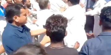 सिरसा में बीजेपी मंडल अध्यक्ष-किसानों में हाथापाई: नरमे की तुलाई-रेट को लेकर चल रही थी बैठक