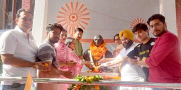 गांधी जयंती के अवसर पर आप नेताओं ने दी श्रद्धांजलि