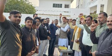 तीन राज्यों के चुनावों में भाजपा की जीत पर बराला ने कार्यकर्ताओं के संग मनाया जश्न, लड्डू बांटकर मनाई खुशी