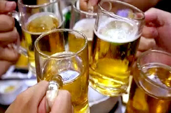 जीरकपुर और ढकौली के पब्लिक प्लेस में सजते हैं मयखाने ?