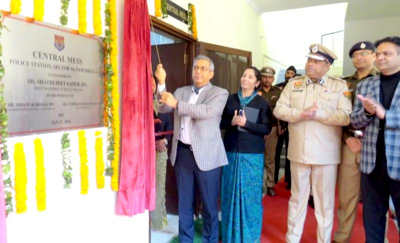 पुलिस महानिदेशक ने पंचकुला के सेक्टर 14 स्थित पुलिस थाने में किया केंद्रीय भोजनालय का उद्घाटन