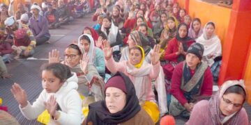 हमें भगवान श्री राम चन्द्र जी के बताए मार्ग पर चलना चाहिए: संत रघुवंशी