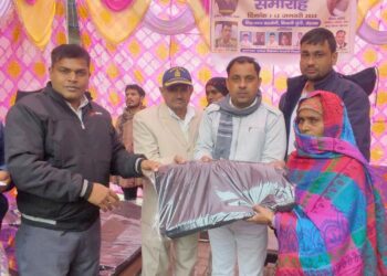 सर्व जन एजुकेशनल एंड वोकेशनल संस्था ने 150 बुजर्ग व्यक्तियों और महिलाओं को कंबल देकर किया सम्मानित