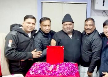 राम भक्तों की भगवान श्री राम की चरण पादुका दर्शन हेतु उमड़ी भीड़, दर्शन कर हुए निहाल