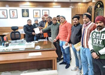 बिट्टू बजरंगी के छोटे भाई के हत्यारों की गिरफ्तारी की मांग को लेकर मुख्यमंत्री के नाम डीसी पंचकूला को सौंपा ज्ञापन