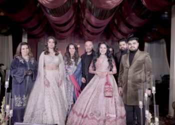 इनायशा रॉयल इंडियन थ्रेड्स ने आयोजित किया शानदार समारोह में