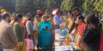 खालसा कॉलेज के विद्यार्थियों ने बंसत पंचमी के साथ मनाया मातृ-पिता संतान पूजन दिवस