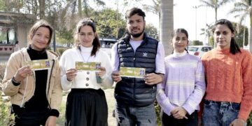 रयात एंड बाहरा युनिवर्सिटी और पीयू में सीसीएल मैच के पास प्राप्त कर खुश हुये स्टूडेंट्स