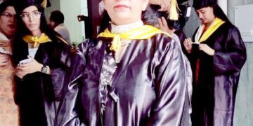 रूपा अरोड़ा ने सीडीओई, पंजाब यूनिवर्सिटी में हिंदी में स्नातकोत्तर की डिग्री हासिल की