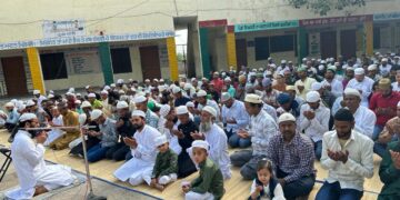 मुस्लिम भाइचारे ने गांव पभात के स्कुल में नमाज़ अदा कर बनाई ईद