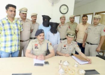 चन्डिमन्दिर माता के मन्दिर में चोरी की घटना का खुलासा, 2 आरोपी गिरफ्तार, एसीपी क्राइम नें कान्फ्रैंस के माध्यम से दी जानकारी