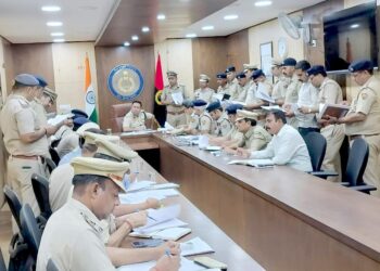 लोकसभा चुनाव को शांतिपूर्वक, निष्पक्ष चुनाव को लेकर, पुलिस अधिकारियो के साथ मीटिंग