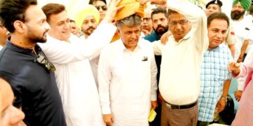 बिक्रम धवन ने संभाला चुनावी मोर्चा, अपने निवास स्थान पर सैंकड़ों समर्थकों के साथ की बैठक