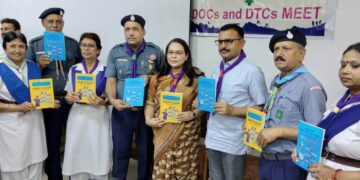 कब बुलबुल एक्टिविटी पुस्तक का राज्य सचिव मनीराम शर्मा आईएस व राज्य कमिश्नर बुलबुल