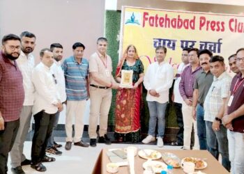 फतेहाबाद प्रेस क्लब से चाय पर चर्चा में बोलीं जिप चेयरपर्सन सुमन  खीचड़ : मौका मिला तो जरूर लड़ेंगी विधानसभा चुनाव