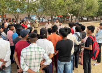 नशे से दूर रहते हुए पढ़ाई के साथ-साथ खेलों मे बढ़-चढ़कर भाग लें युवा: थाना प्रभारी बच्चू सिंह