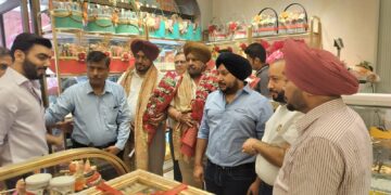 लुधियाना डूगरी में गोपाल स्वीट्स के 18वे आउटलेट का शुभारंभ