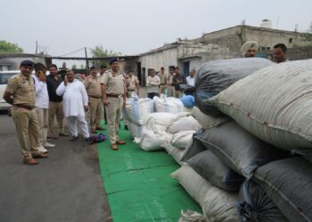 अंतर्राष्ट्रीय नशा निरोधक दिवस के अवसर पर पुलिस नें 139 मामलों में जब्त किये गये 15 करोड 93 लाख रुपये के नशीले पदार्थो को आग की भट्टी में झोंक कर युवा पीढी को नशे से बचने हेतु दिया सन्देश