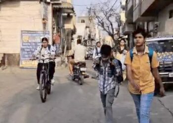 हरियाणा में दोगुने बोझ का बस्ता ढ़ो रहे बच्चे