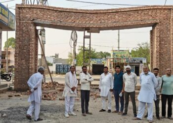 जमीन में क्या लगते हैं किसी को दिखाई नहीं देता बाहर लगा है तो दे रहा है अब दिखाई :रामस्वरूप चौहान